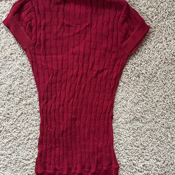 Red Guess Jeans sweater - Picture 2 of 3